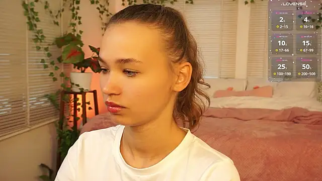 Snapshot of lexicoyy_ chatting on 11/21/25, 04:11 lexicoyy online show from 11/21/25, 04:11