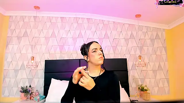 JustinePerry online show from 04/14/26, 03:56