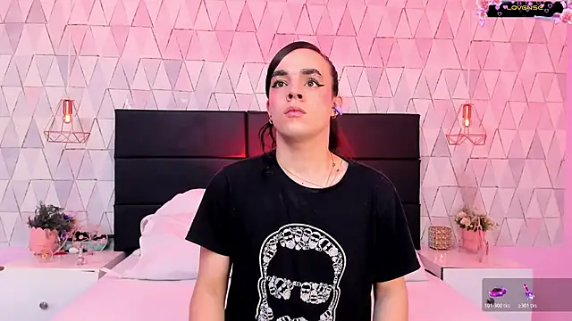 JustinePerry online show from 05/07/26, 04:18