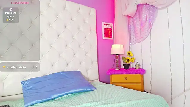 Trixiroy online show from 01/28/25, 10:56