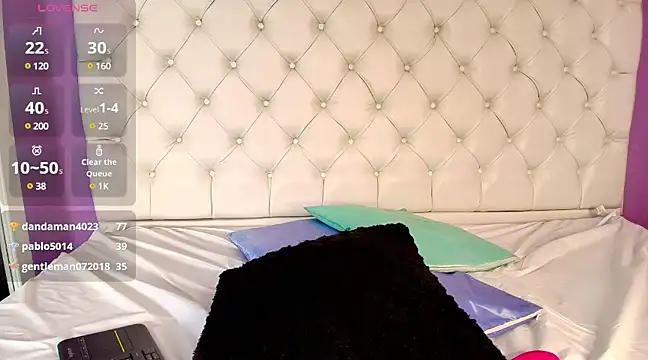 Trixiroy online show from 02/14/25, 02:18