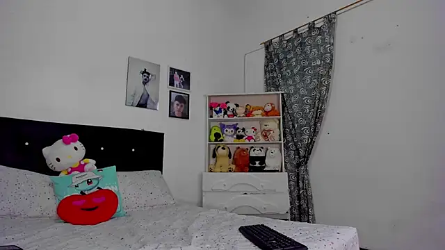 Snapshot of megan_100 chatting on 11/11/25, 06:41 megan 100 online show from 11/11/25, 06:41