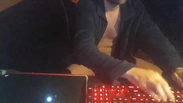 Snapshot of 6996horus chatting on 02/14/25, 01:13 6996horus online show from 02/14/25, 01:13