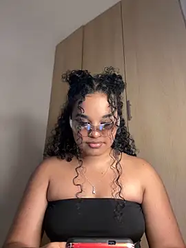 Lucy wilson5 online show from 01/30/25, 04:16