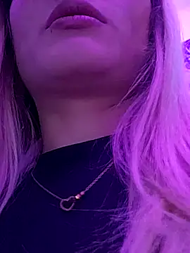 Snapshot of 911Calling chatting on 12/01/25, 01:54 911Calling online show from 12/01/25, 01:54