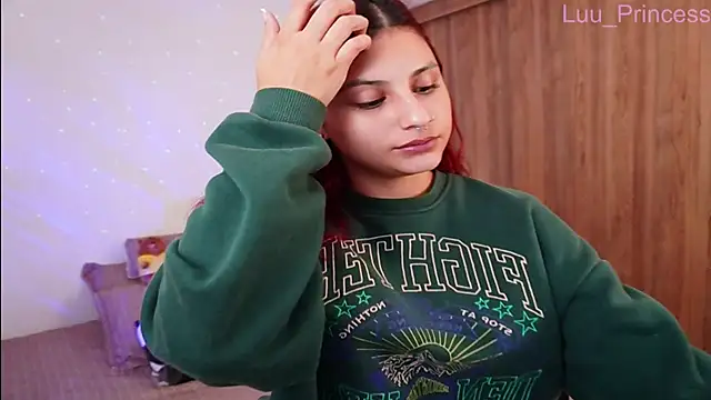 Snapshot of Luu_Princess chatting on 12/11/24, 01:37 Luu Princess online show from 12/11/24, 01:37