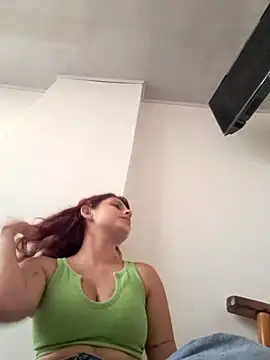 Snapshot of Luu_Princess chatting on 03/05/25, 10:54 Luu Princess online show from 03/05/25, 10:54