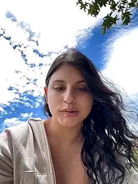 Snapshot of Luu_Princess chatting on 10/05/25, 05:11 Luu Princess online show from 10/05/25, 05:11