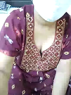 Snapshot of aliseanu chatting on 12/17/24, 12:43 aliseanu online show from 12/17/24, 12:43