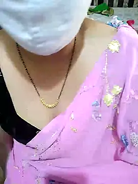 Snapshot of aliseanu chatting on 12/23/24, 10:10 aliseanu online show from 12/23/24, 10:10