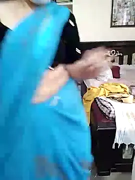 Snapshot of aliseanu chatting on 12/27/24, 06:03 aliseanu online show from 12/27/24, 06:03