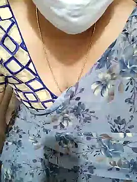 Snapshot of aliseanu chatting on 01/08/25, 11:32 aliseanu online show from 01/08/25, 11:32