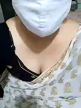 Snapshot of aliseanu chatting on 01/10/25, 02:13 aliseanu online show from 01/10/25, 02:13