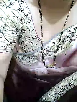 Snapshot of aliseanu chatting on 01/22/25, 05:37 aliseanu online show from 01/22/25, 05:37