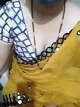 Snapshot of aliseanu chatting on 02/07/25, 01:15 aliseanu online show from 02/07/25, 01:15