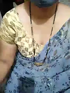 Snapshot of aliseanu chatting on 02/08/25, 02:04 aliseanu online show from 02/08/25, 02:04