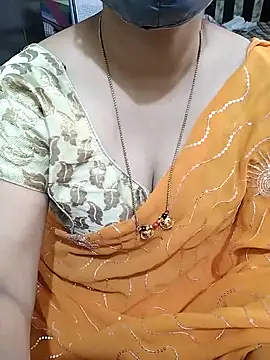 Snapshot of aliseanu chatting on 02/15/25, 10:11 aliseanu online show from 02/15/25, 10:11