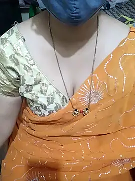 Snapshot of aliseanu chatting on 02/16/25, 01:47 aliseanu online show from 02/16/25, 01:47