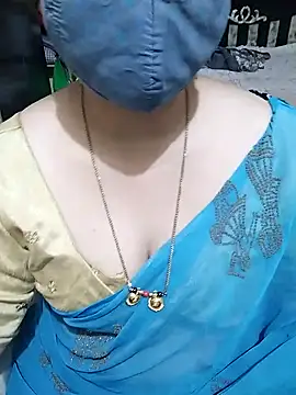 Snapshot of aliseanu chatting on 02/20/25, 12:36 aliseanu online show from 02/20/25, 12:36