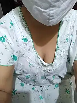 Snapshot of aliseanu chatting on 02/23/25, 01:02 aliseanu online show from 02/23/25, 01:02