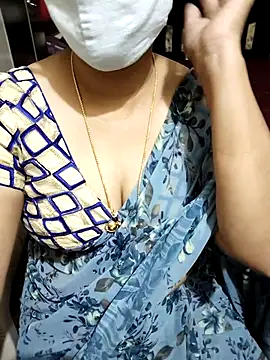 Snapshot of aliseanu chatting on 03/11/25, 12:33 aliseanu online show from 03/11/25, 12:33