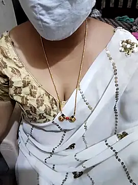 Snapshot of aliseanu chatting on 03/11/25, 09:13 aliseanu online show from 03/11/25, 09:13