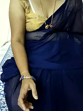 Snapshot of aliseanu chatting on 03/17/25, 07:26 aliseanu online show from 03/17/25, 07:26