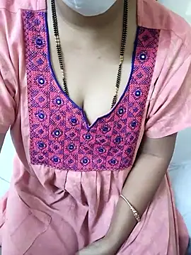 Snapshot of aliseanu chatting on 10/25/25, 06:46 aliseanu online show from 10/25/25, 06:46