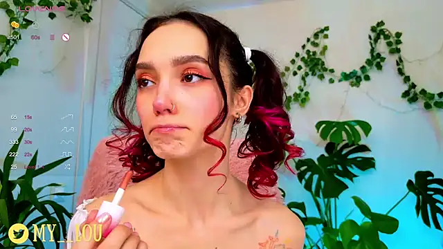 Snapshot of MyLou_ chatting on 12/10/24, 07:43 MyLou online show from 12/10/24, 07:43