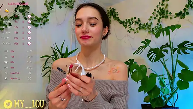 Snapshot of MyLou_ chatting on 12/15/24, 08:25 MyLou online show from 12/15/24, 08:25