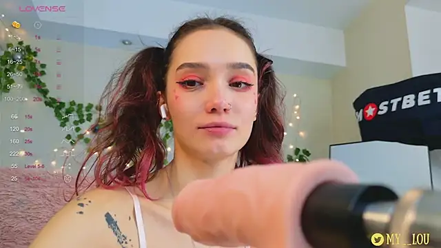 Snapshot of MyLou_ chatting on 01/07/25, 07:06 MyLou online show from 01/07/25, 07:06