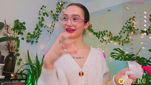 Snapshot of MyLou_ chatting on 01/18/25, 04:53 MyLou online show from 01/18/25, 04:53