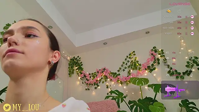 Snapshot of MyLou_ chatting on 02/05/25, 06:48 MyLou online show from 02/05/25, 06:48