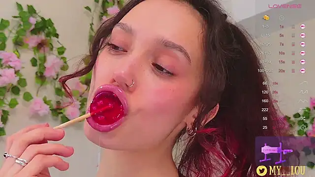 Snapshot of MyLou_ chatting on 03/05/25, 07:17 MyLou online show from 03/05/25, 07:17