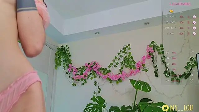 Snapshot of MyLou_ chatting on 03/15/25, 03:16 MyLou online show from 03/15/25, 03:16