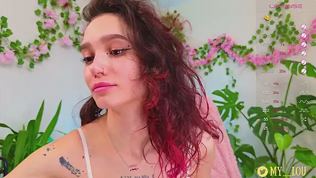 Snapshot of MyLou_ chatting on 03/22/25, 03:42 MyLou online show from 03/22/25, 03:42