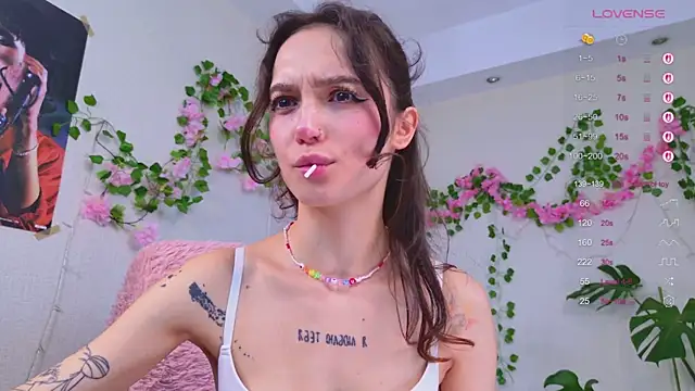 Snapshot of MyLou_ chatting on 09/12/25, 03:12 MyLou online show from 09/12/25, 03:12