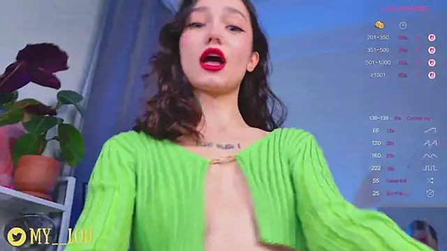 Snapshot of MyLou_ chatting on 11/03/25, 03:02 MyLou online show from 11/03/25, 03:02