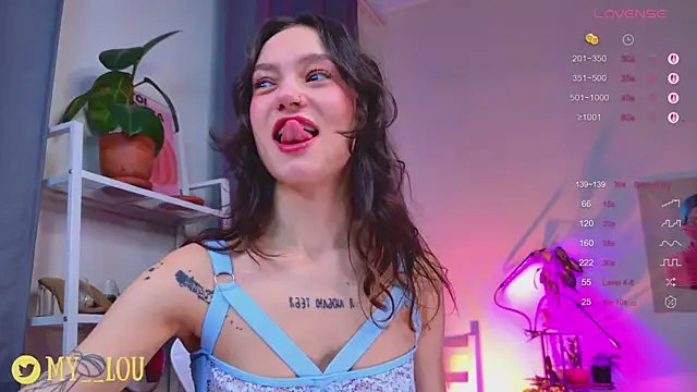 Snapshot of MyLou_ chatting on 11/12/25, 03:12 MyLou online show from 11/12/25, 03:12