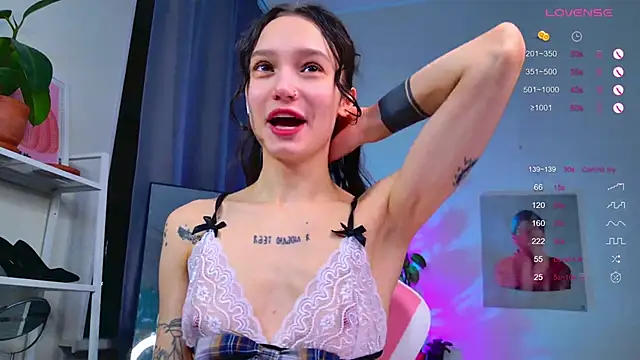 Snapshot of MyLou_ chatting on 11/29/25, 03:15 MyLou online show from 11/29/25, 03:15