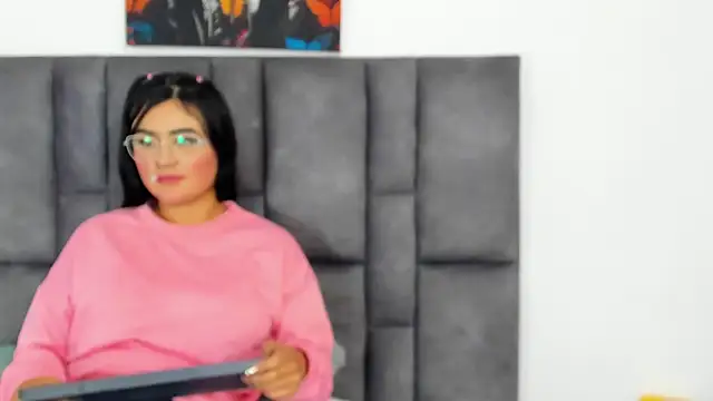 Snapshot of Dulce_amg chatting on 02/14/25, 05:14 Dulce amg online show from 02/14/25, 05:14