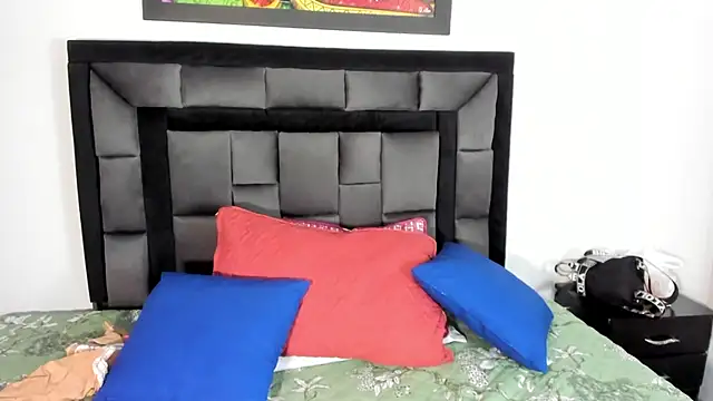 Snapshot of Dulce_amg chatting on 09/13/25, 01:27 Dulce amg online show from 09/13/25, 01:27