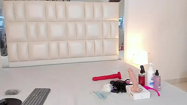 Snapshot of Alhana_pulido chatting on 12/02/24, 10:12 Alhana pulido online show from 12/02/24, 10:12