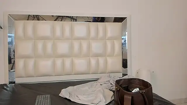 Snapshot of Alhana_pulido chatting on 12/03/24, 07:44 Alhana pulido online show from 12/03/24, 07:44