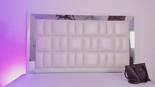 Snapshot of Alhana_pulido chatting on 01/18/25, 09:02 Alhana pulido online show from 01/18/25, 09:02