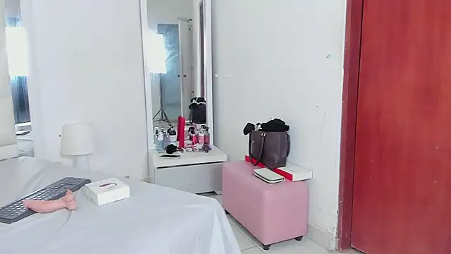 Snapshot of Alhana_pulido chatting on 03/22/25, 11:31 Alhana pulido online show from 03/22/25, 11:31