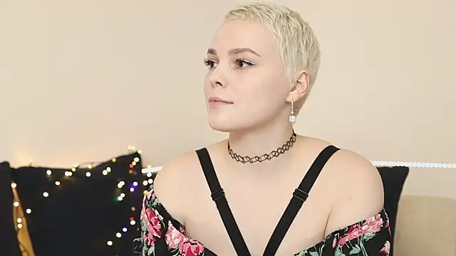 LikaBerry1 online show from 12/29/24, 11:08