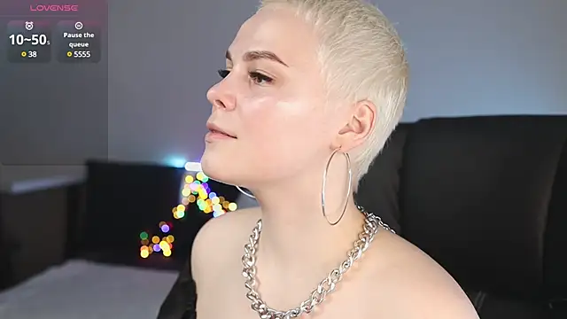 LikaBerry1 online show from 02/12/25, 08:29