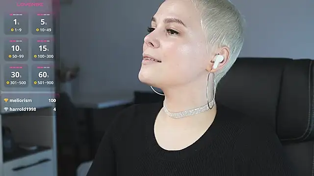 LikaBerry1 online show from 02/16/25, 08:55