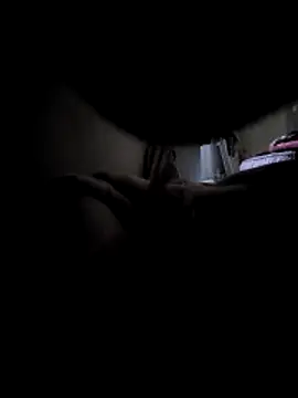 Snapshot of ch___ro69 chatting on 12/20/25, 03:41 ch ro69 online show from 12/20/25, 03:41